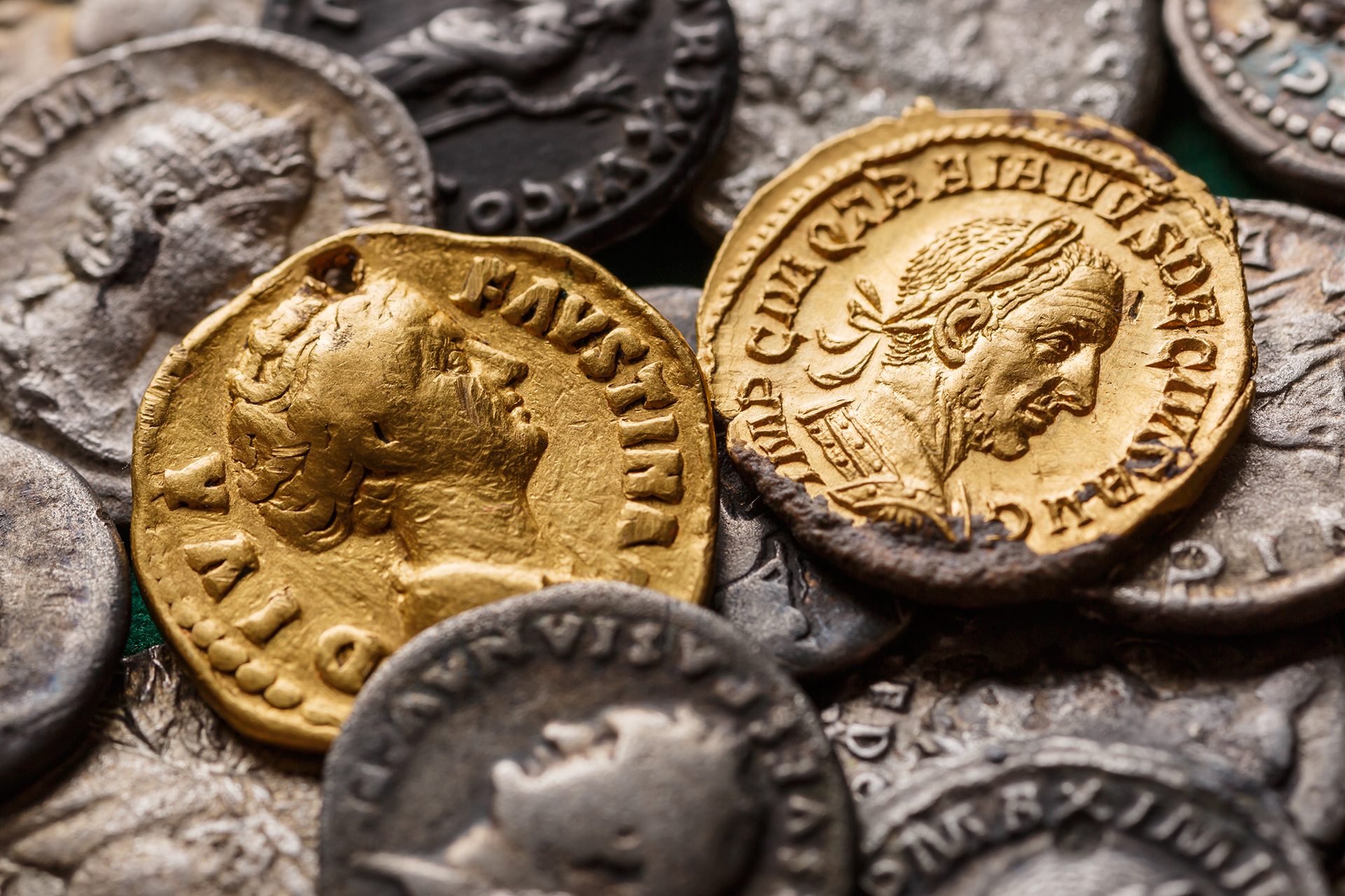 Antikes Geld: Römische Münzen aus Gold und Silber